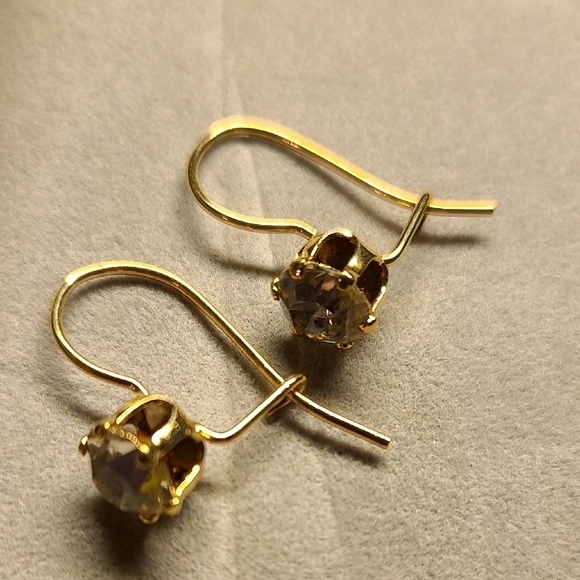 Jewelry - Elegant Gold-Tone Earrings